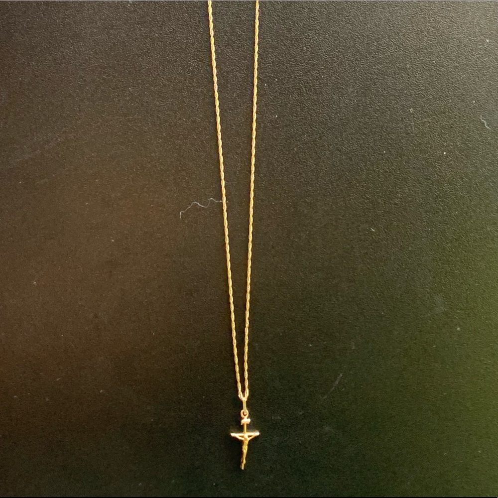 14K solid gold rope chain necklace. Crucifix.
